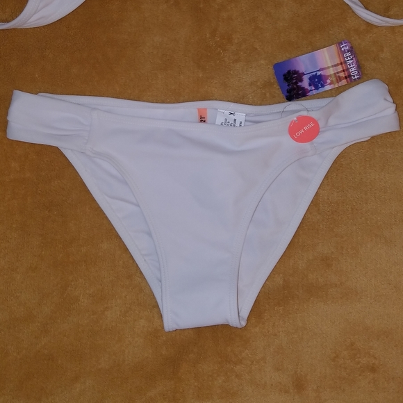NWT White bikini swimsuit set - Picture 2 of 5